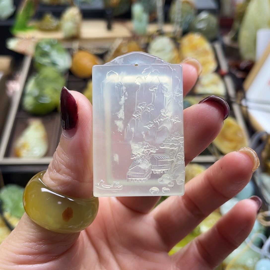 蛇纹石玉颈饰未镶嵌岫玉山水