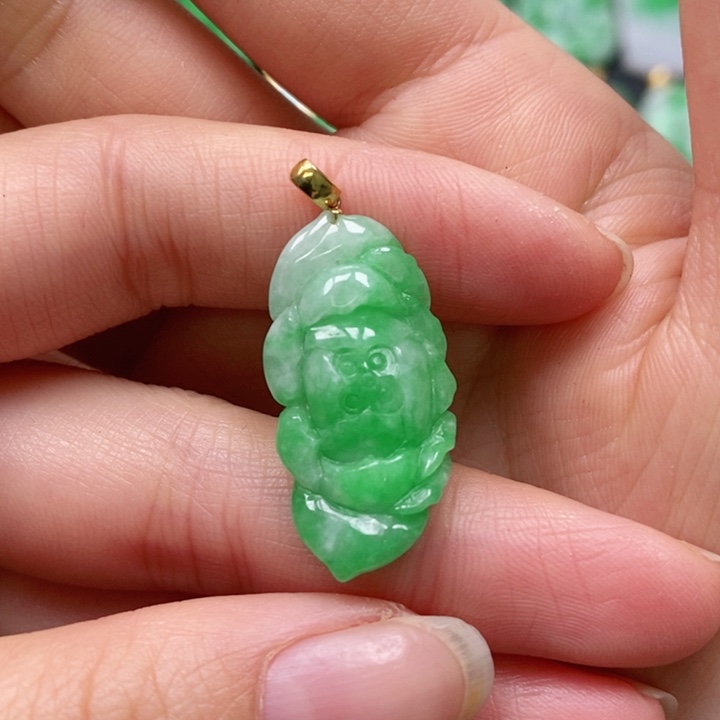 翡翠颈饰未镶嵌吊坠