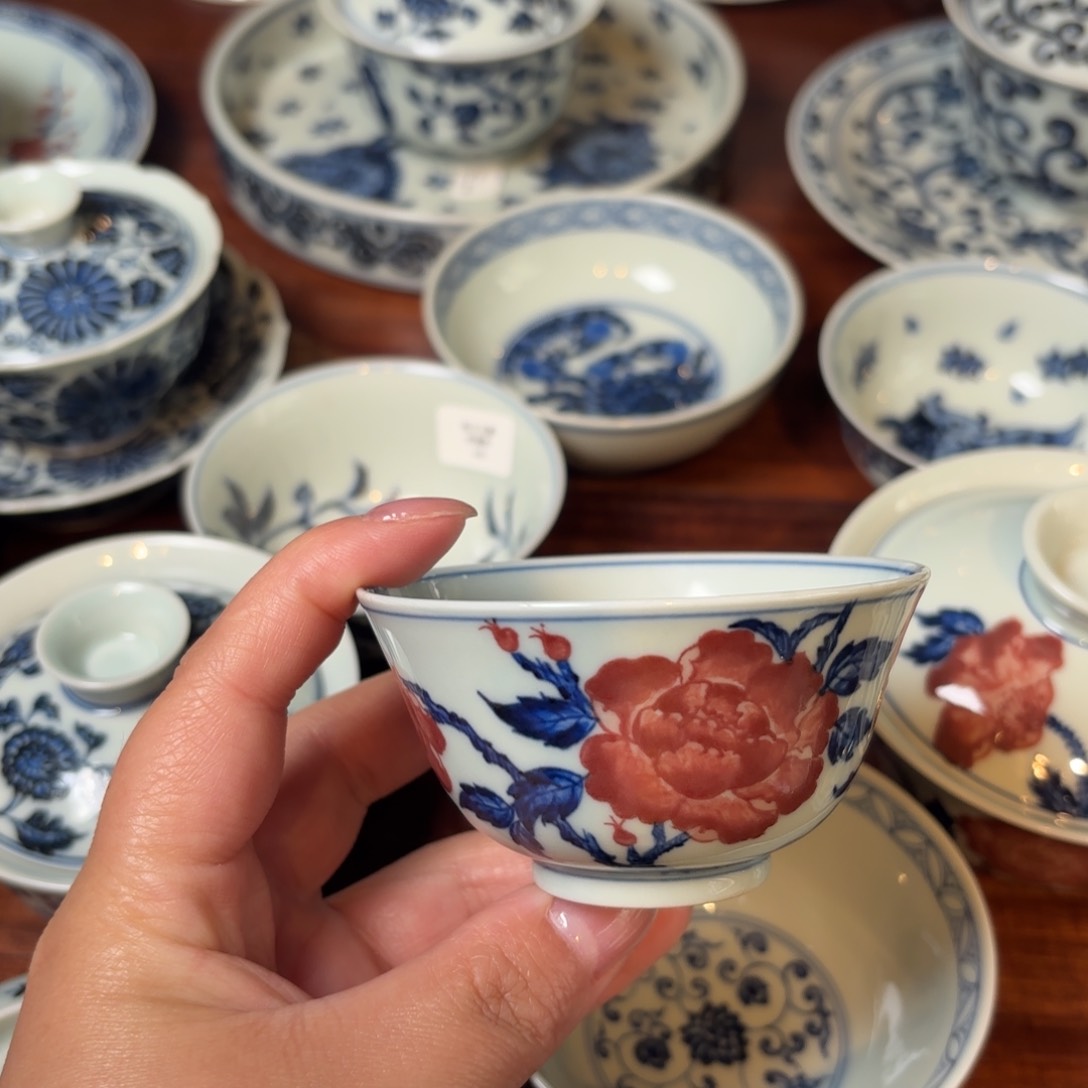 青花釉里红牡丹杯