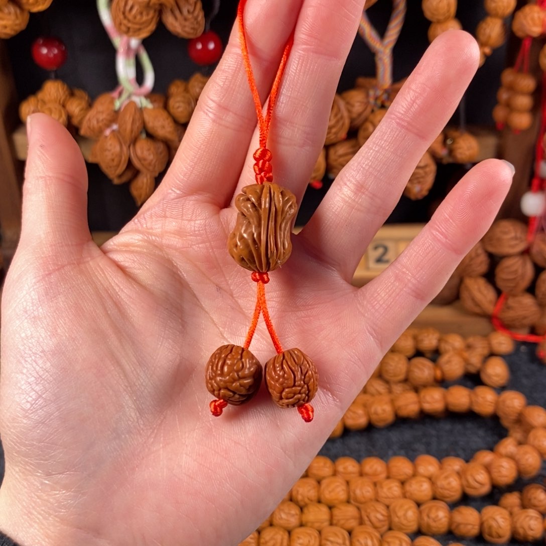 吊坠桃核桃枭挂件