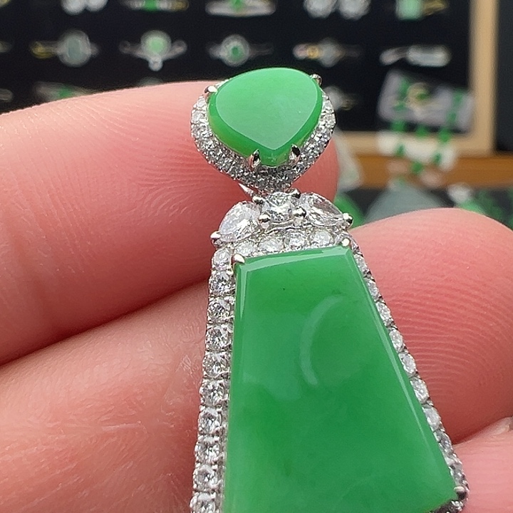 翡翠18K金镶嵌颈饰整体27