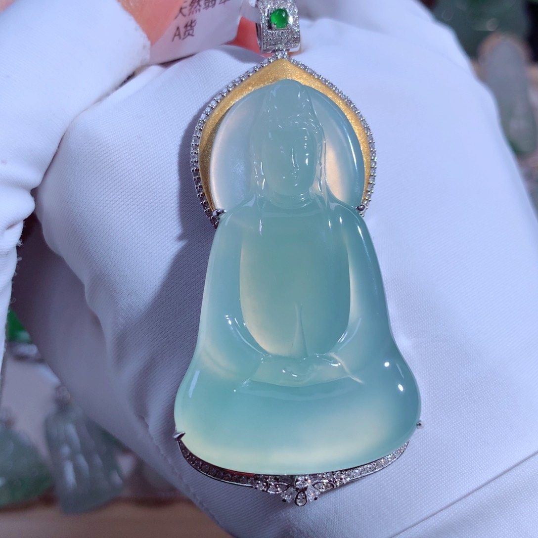 翡翠颈饰18K金镶嵌素衣观音