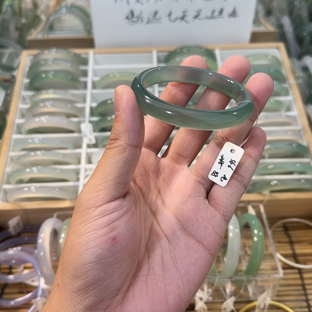 玛瑙/玉髓未镶嵌手镯圈口56.6