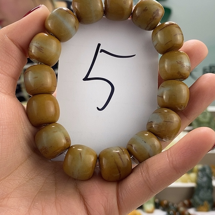 透闪石质玉手链未镶嵌