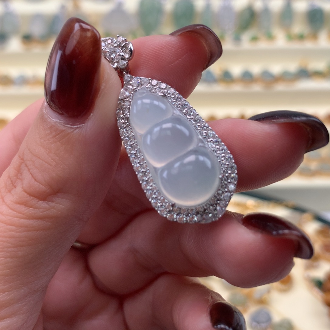 翡翠银S925镶嵌颈饰豆子