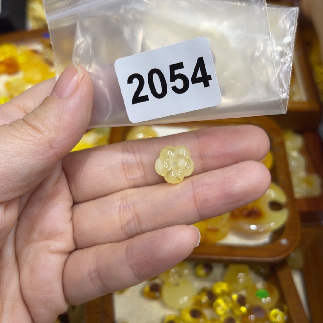 琥珀珠宝奇石未镶嵌