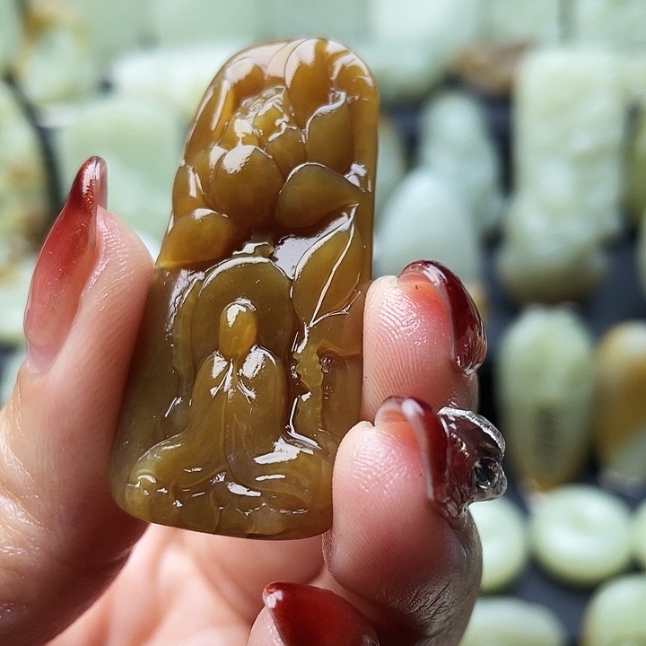 平***云和田玉（糖玉）未镶嵌颈饰