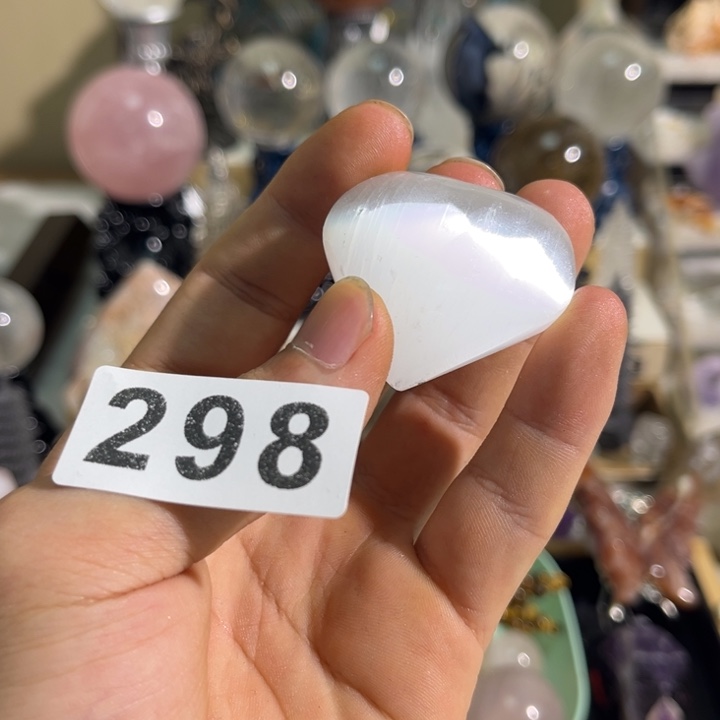 未镶嵌水晶大型摆件（非配饰）