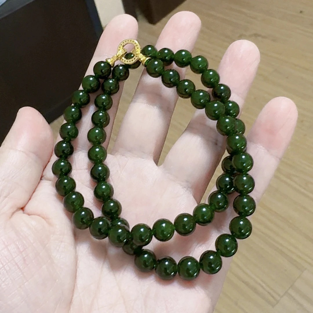 和田玉（碧玉）卡8菠菜绿56颗锁骨链无矿点
