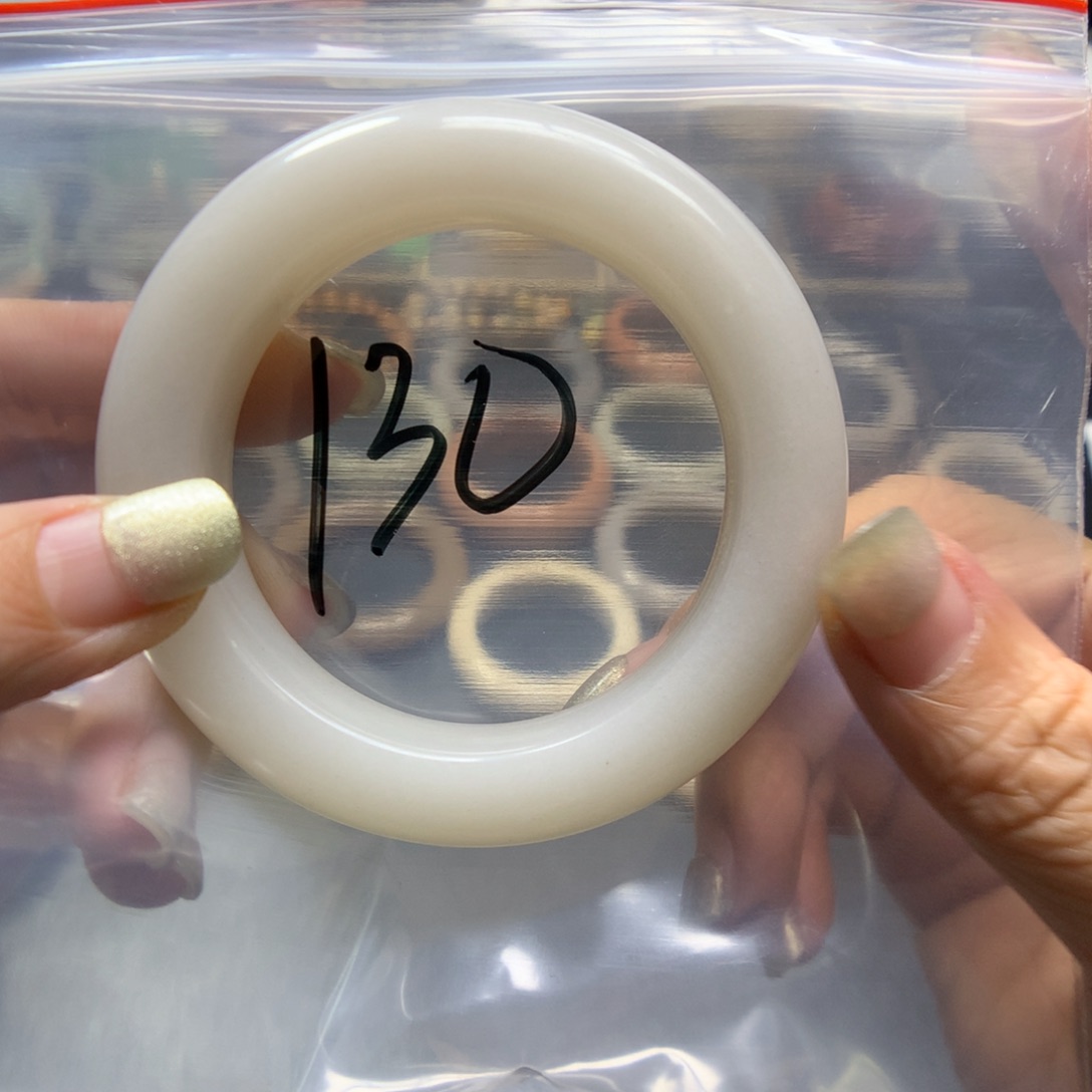 石英质玉手镯未镶嵌甜****ა