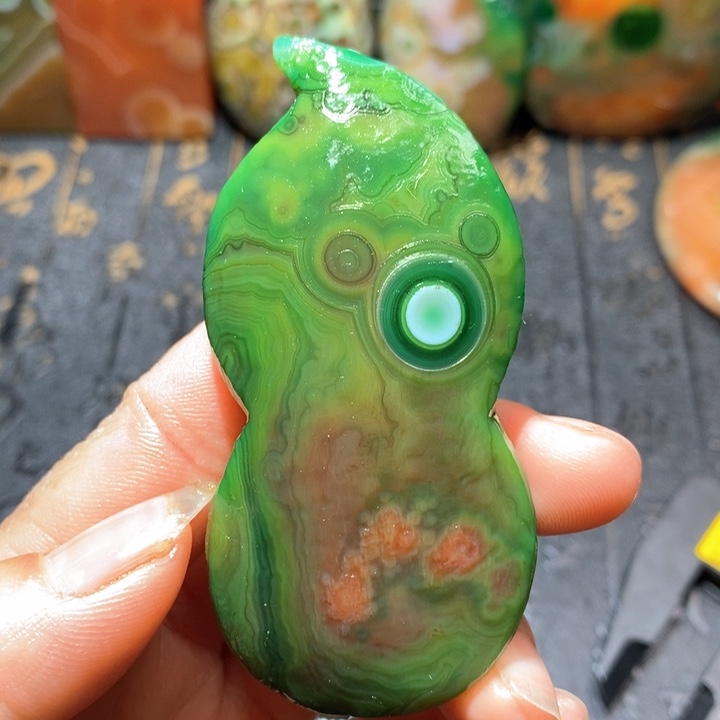 石英质玉颈饰未镶嵌