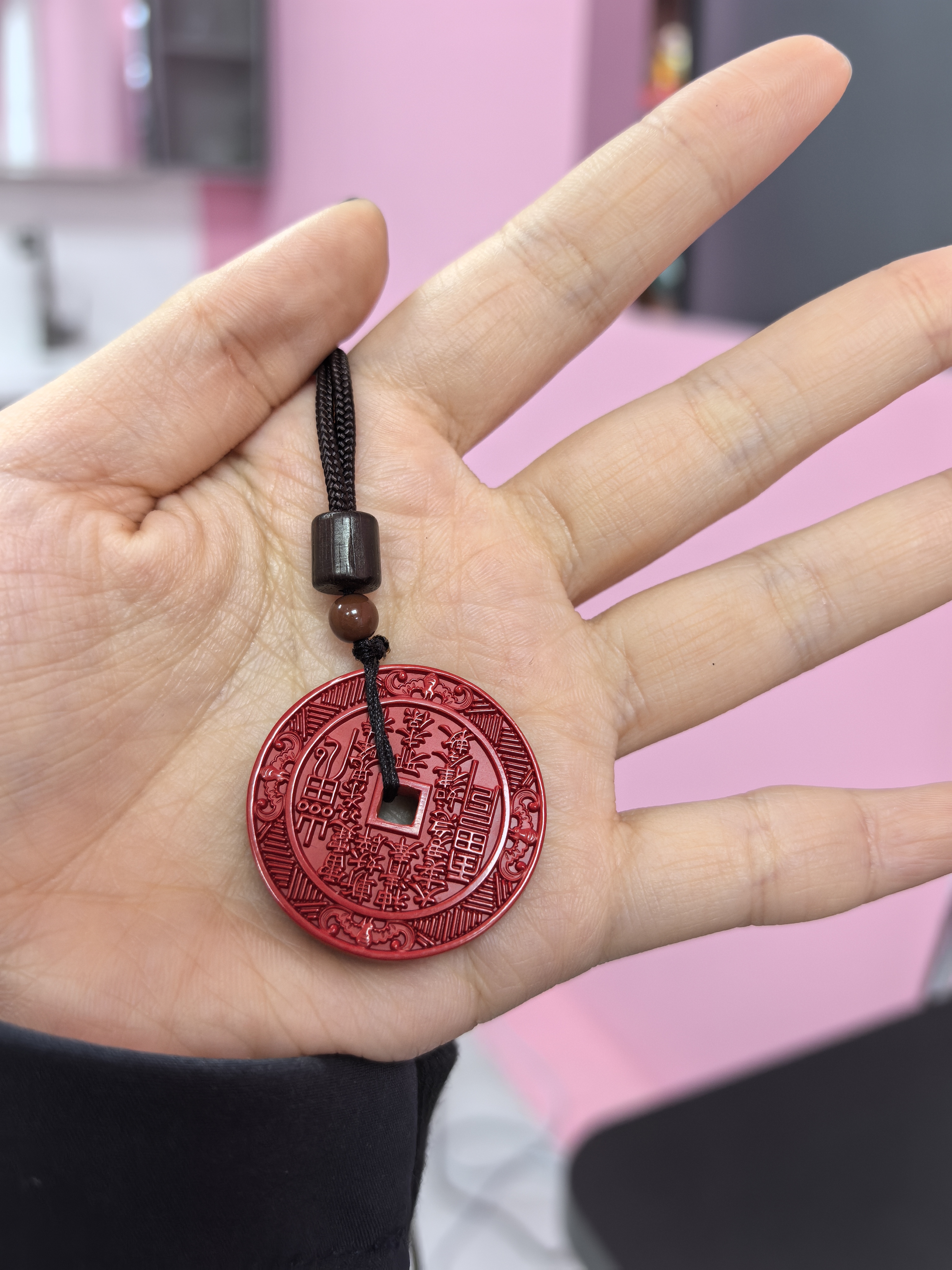 含辰砂工艺品晨弟缇娜出品——山鬼钱币吊坠（多样性发货）