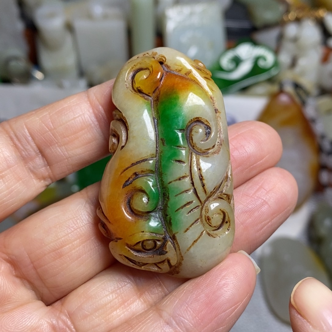 和田玉（糖玉）未镶嵌颈饰