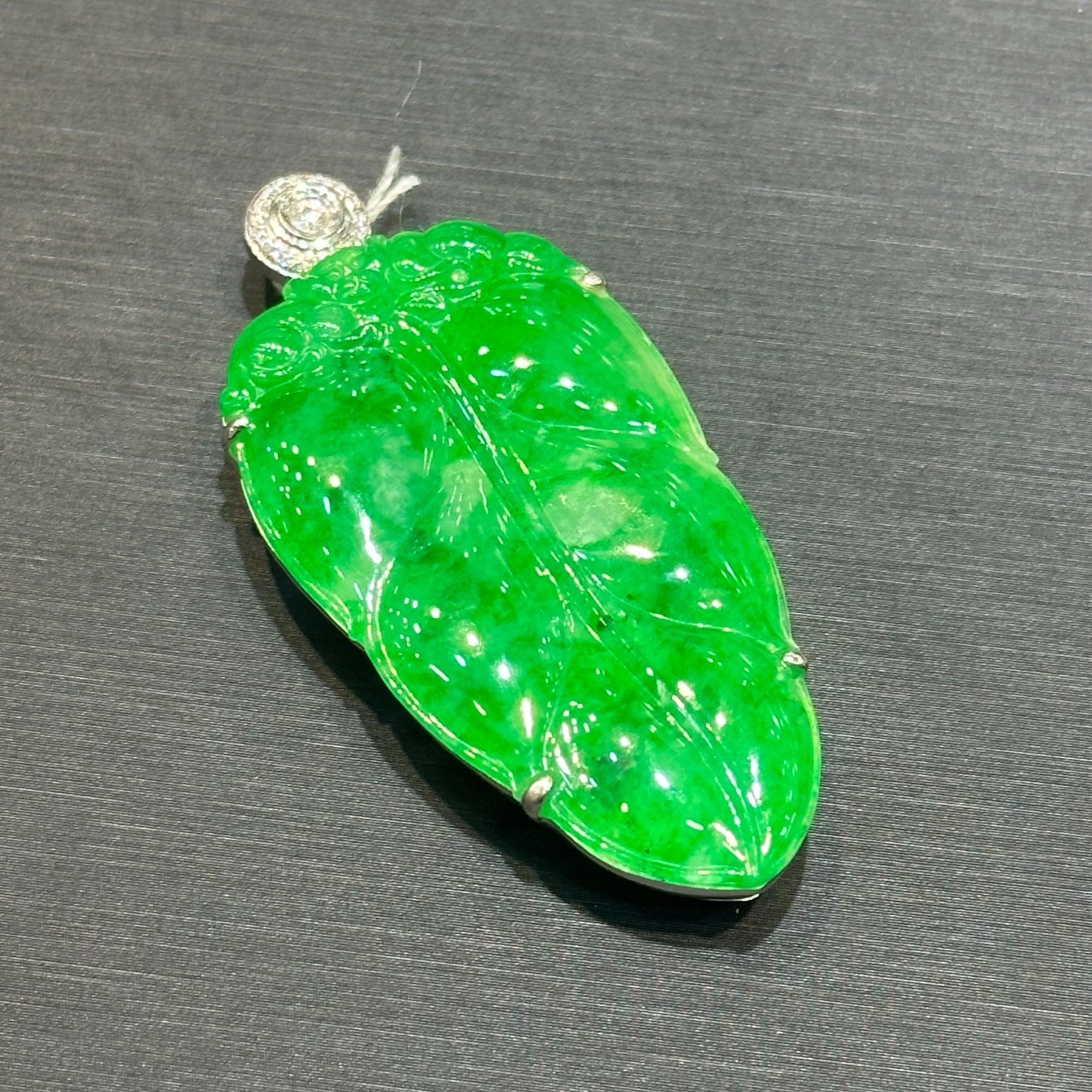 闫闫家天然缅甸A货翡翠 18k金扣头 阳绿金枝玉叶 裸石46-25.3-3.8