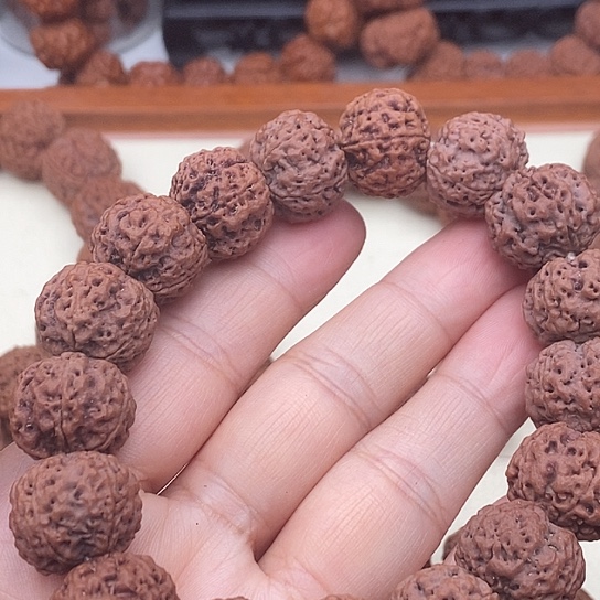 金刚菩提吊坠红油皮纽扣梅花