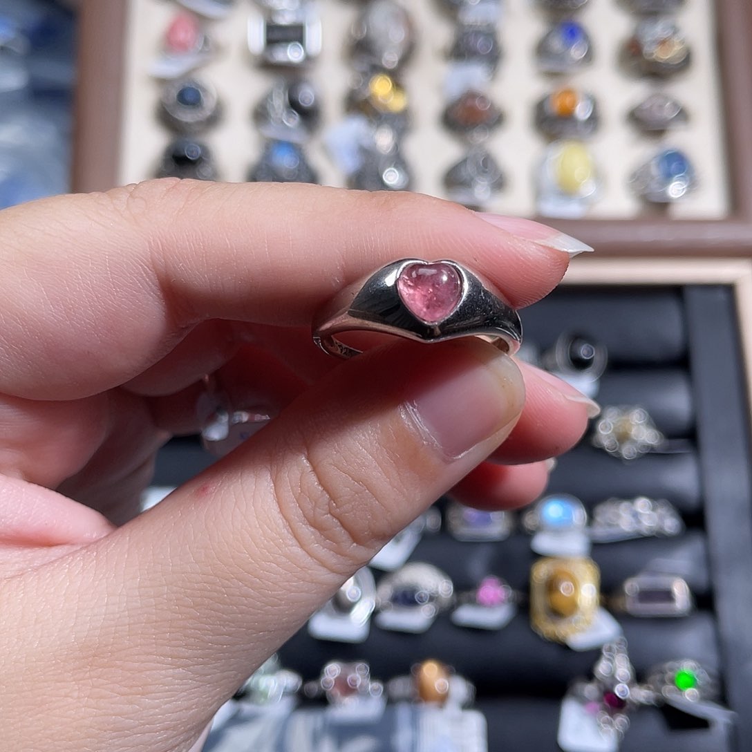 银S925镶嵌戒指水晶?*錢