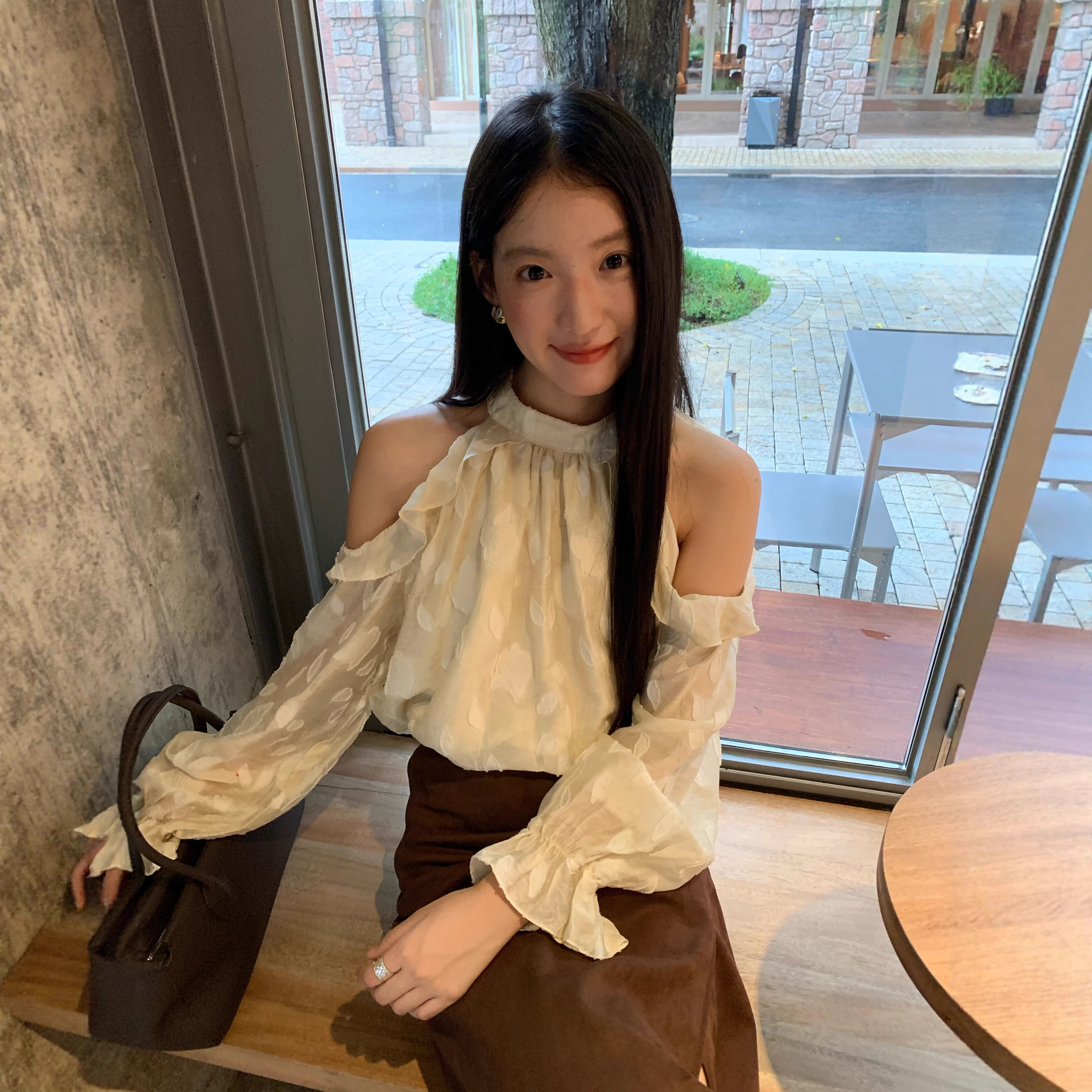 早秋25秋法式甜美减龄荷叶边上衣挂脖露肩衬衫女F6059