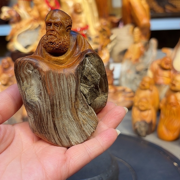 柏木太行崖柏达摩摆件