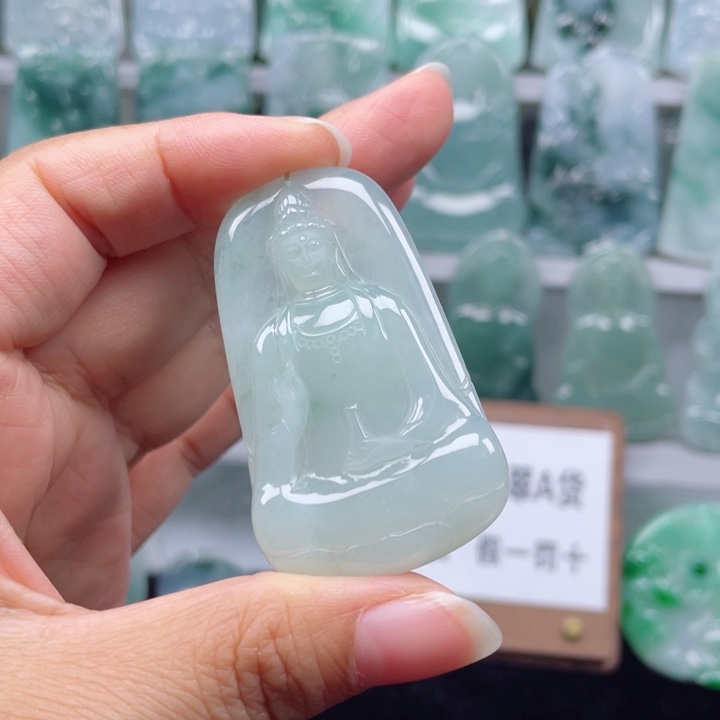 颈饰未镶嵌翡翠素衣观音