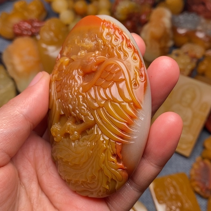 石英质玉（黄龙玉）合金颈饰