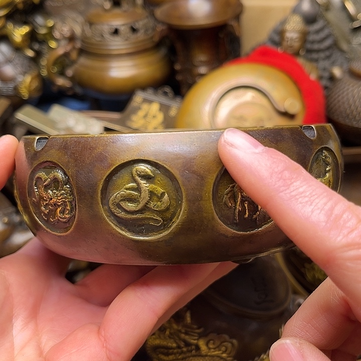 精美铜器批发档口