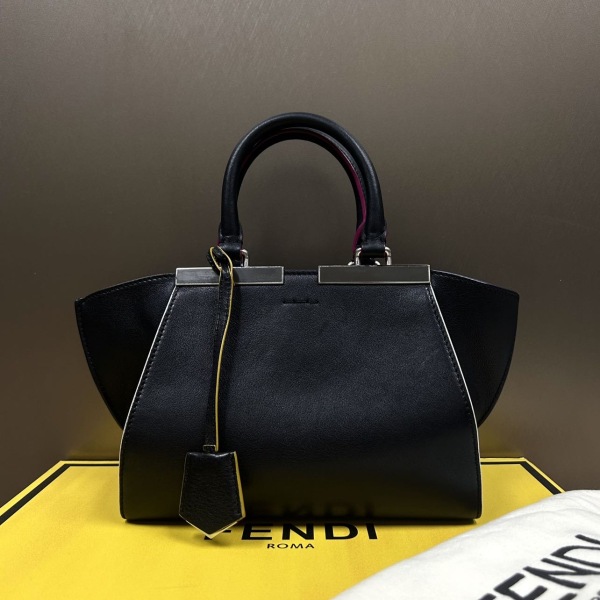 95新/芬迪/市场价22000/包包/250214XZ0029