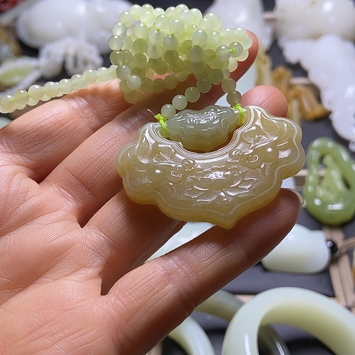 和田玉未镶嵌挂件