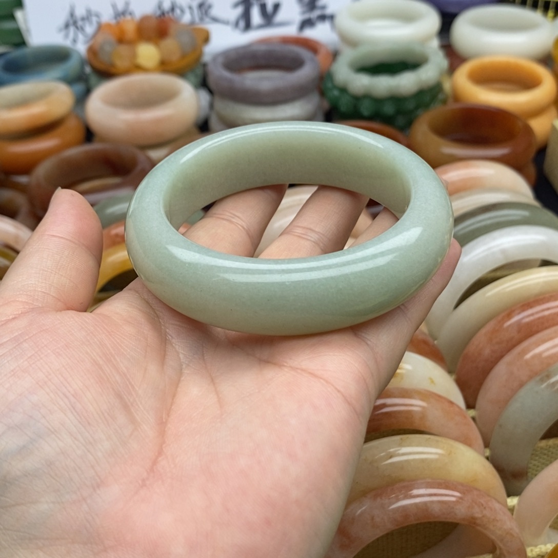 石英质玉未镶嵌手镯