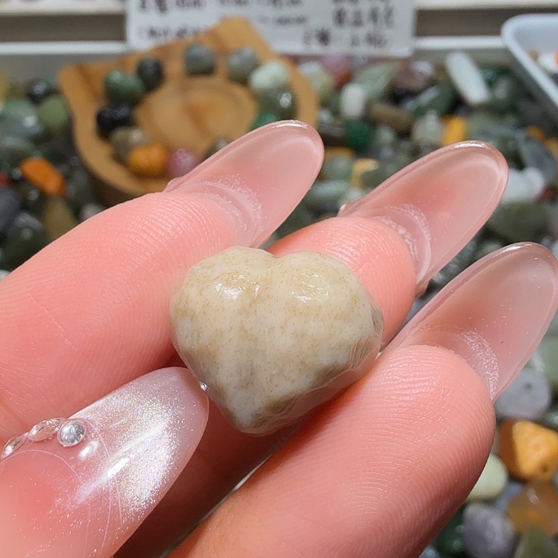 和田玉未镶嵌珠宝奇石