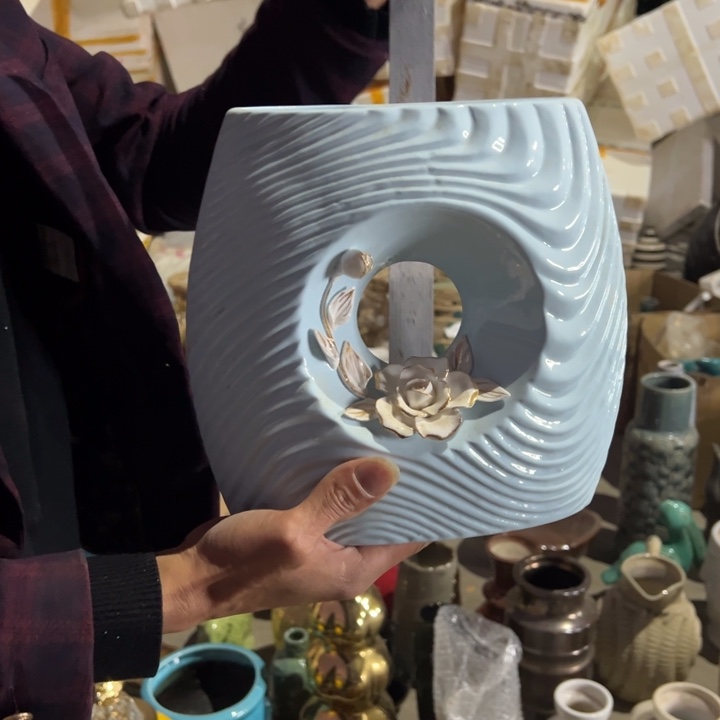 瓶高23口16公分针孔划痕