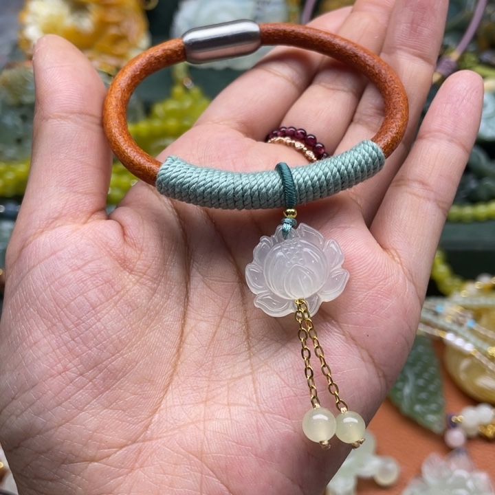 蛇纹石玉未镶嵌吊坠