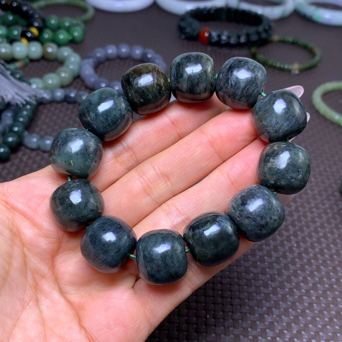 未镶嵌手串和田玉卡18