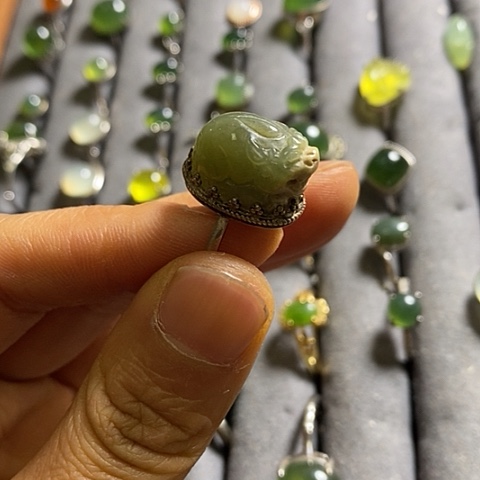 和田玉戒指未镶嵌