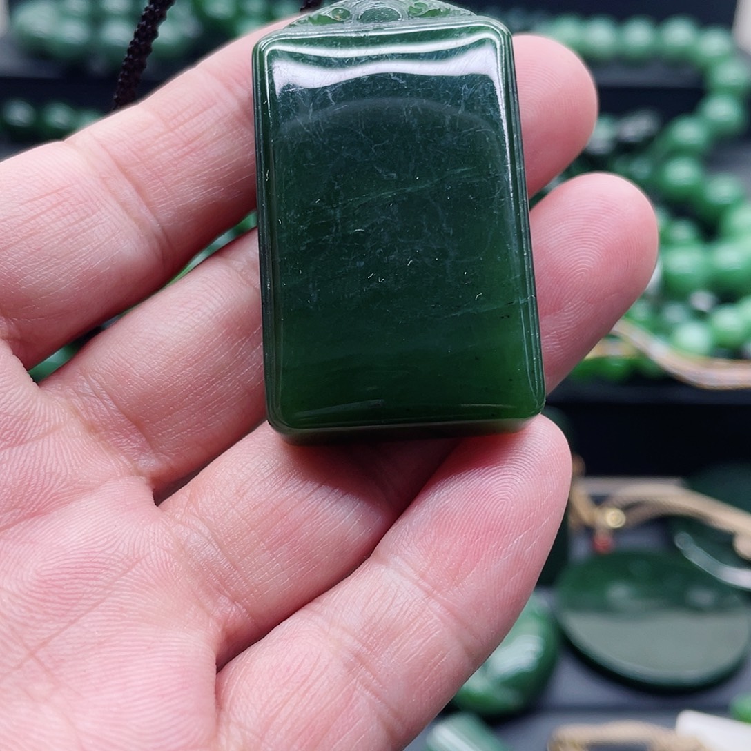 和田玉（碧玉）未镶嵌颈饰