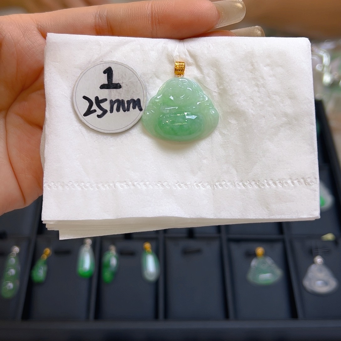 翡翠颈饰18K金镶嵌翡翠