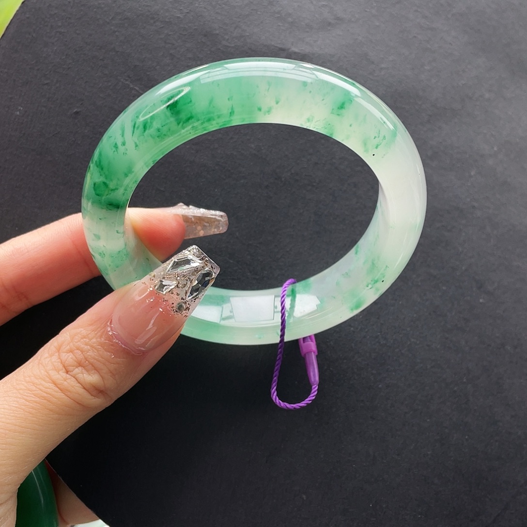 闻***儿石英质玉未镶嵌手镯54