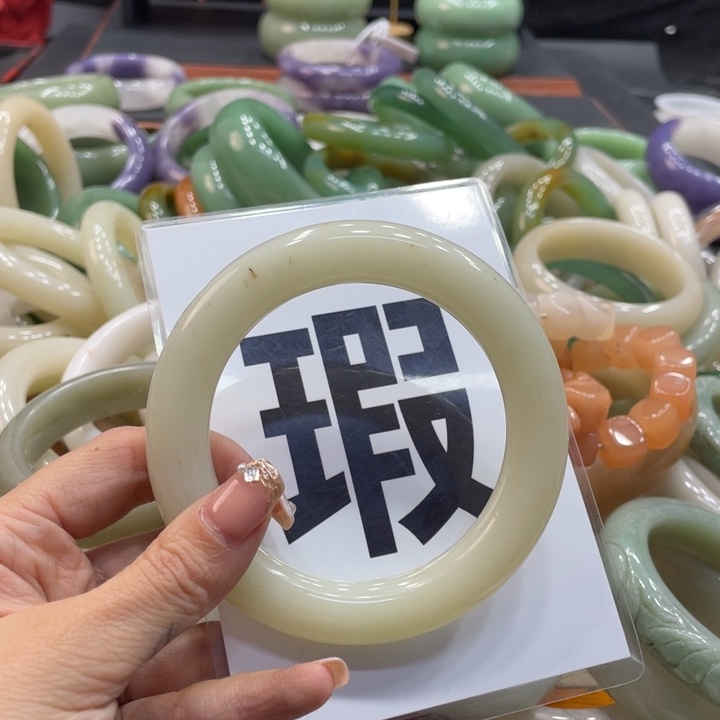 迪****石英质玉未镶嵌珠宝奇石64