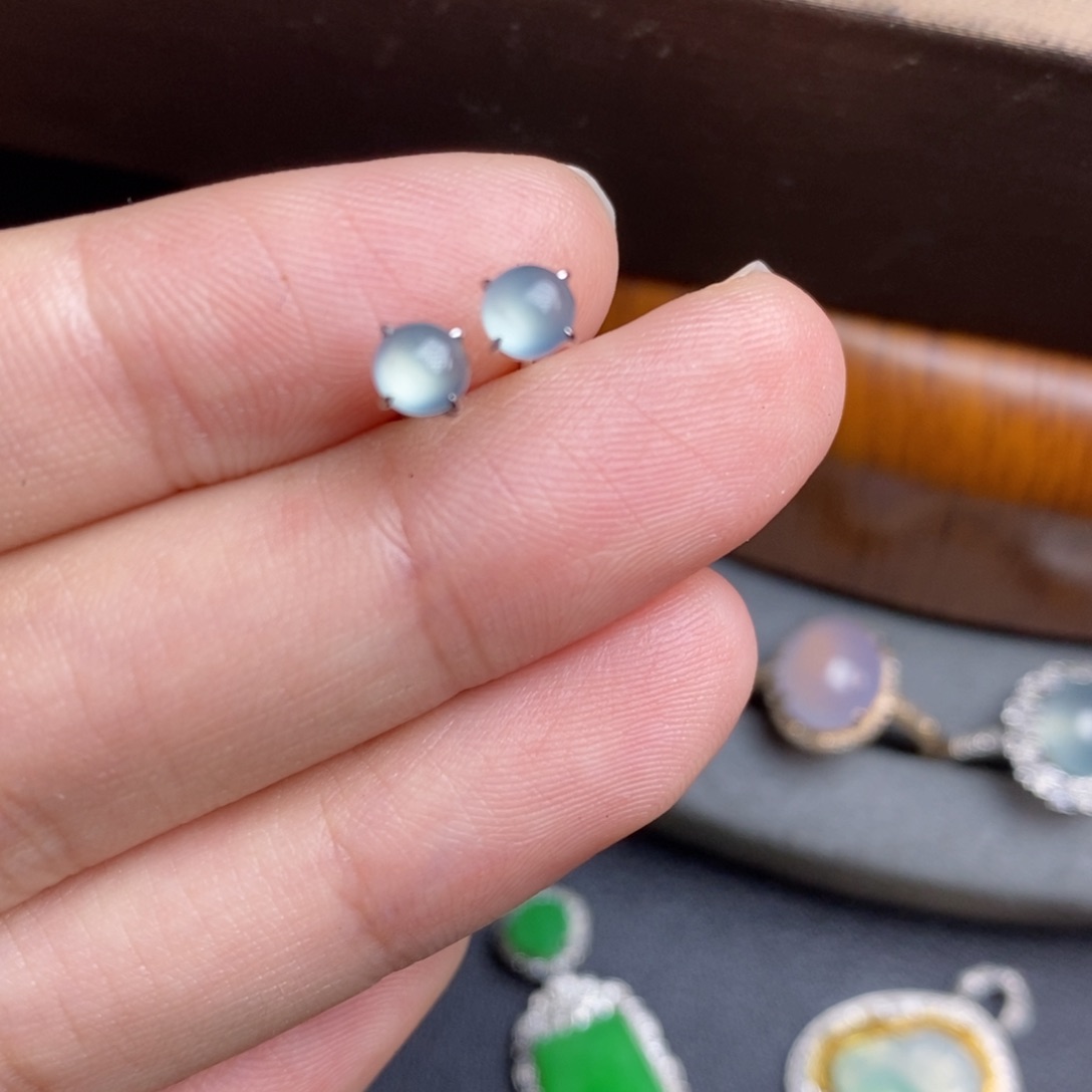 翡翠耳饰18K金镶嵌18Ｋ金蛋面耳钉