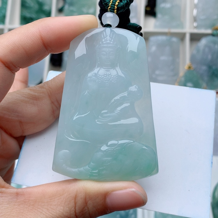 翡翠颈饰未镶嵌普贤菩萨