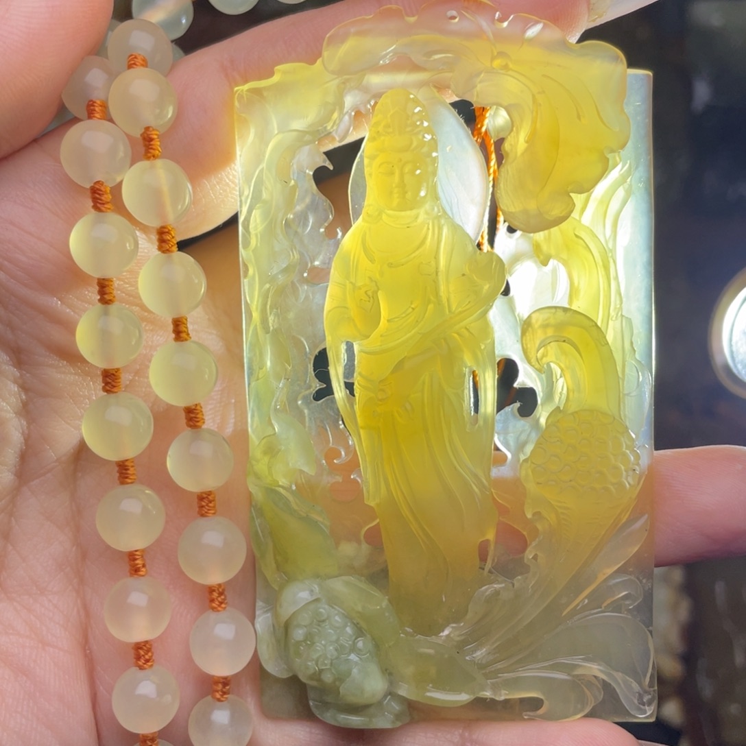 蛇纹石玉未镶嵌颈饰