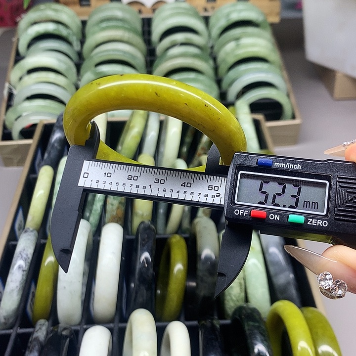 未镶嵌蛇纹石玉手镯170