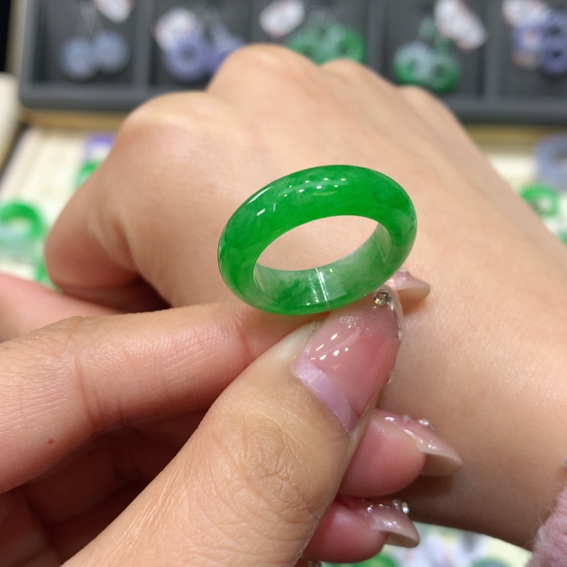 【闪购商品】翡翠戒指未镶嵌11.12号浓阳绿