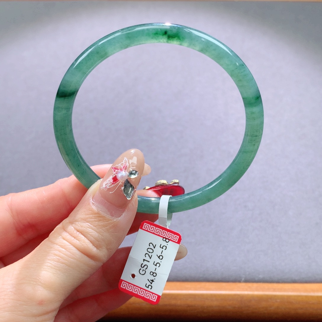 翡翠手镯未镶嵌天然翡翠手镯