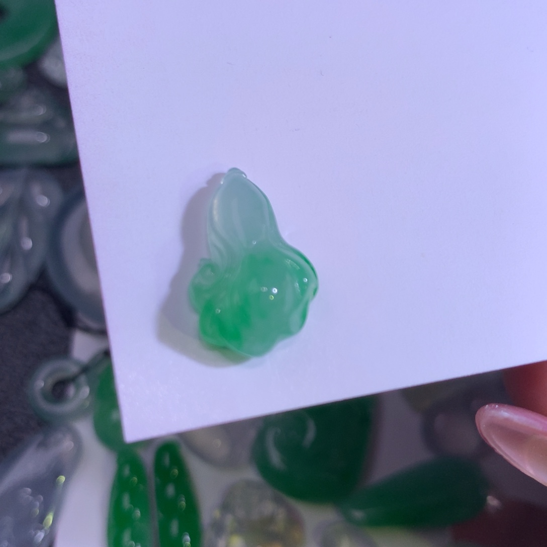 翡翠颈饰未镶嵌白菜