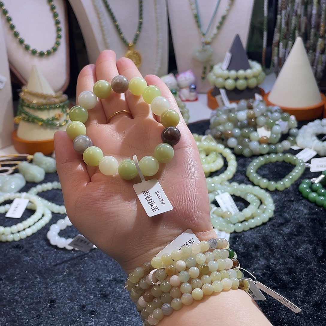 和田玉未镶嵌手串