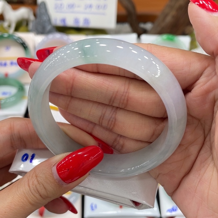 翡翠未镶嵌手镯缅甸翡翠