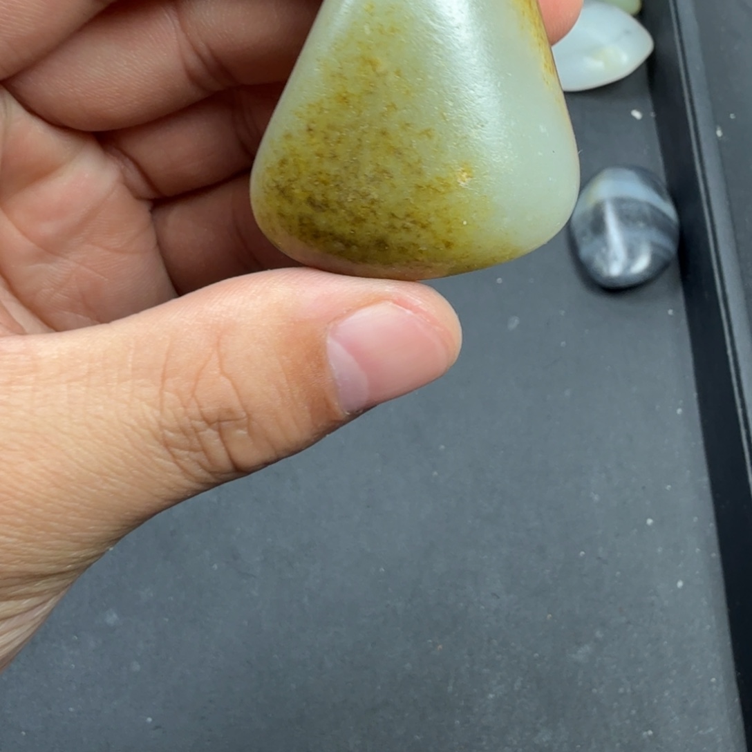 小***子和田玉（糖玉）未镶嵌挂件