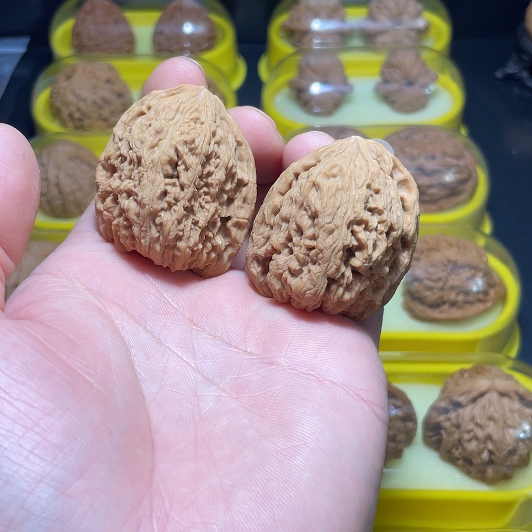 文玩核桃把件39尺南疆石