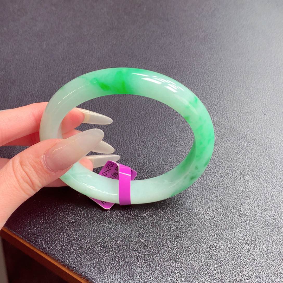 翡翠未镶嵌手镯缅甸翡翠