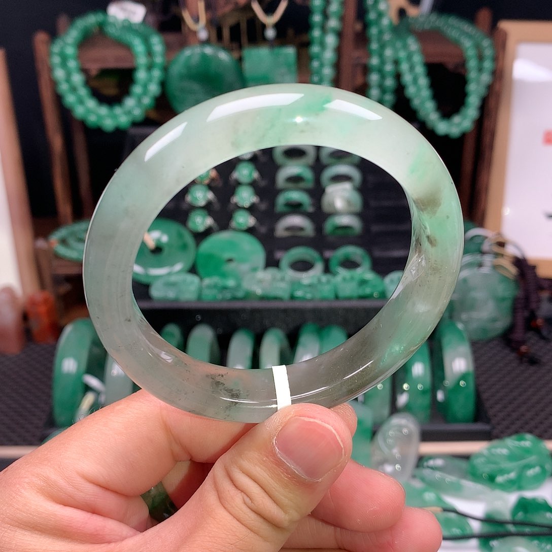 石英质玉手镯未镶嵌圈口60